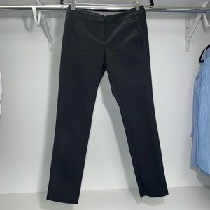 Amanda + Chelsea Black Low-Rise Cropped Pant